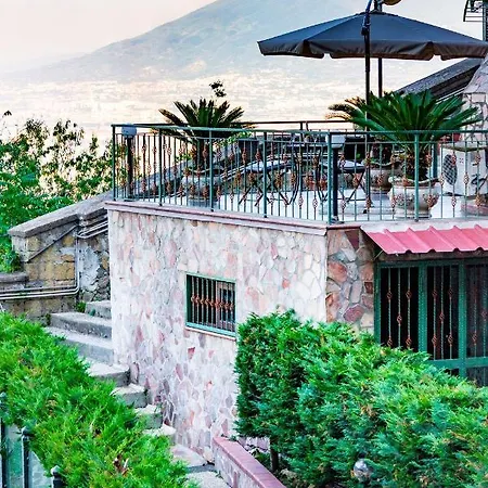 Appartement Vesuvio Rooftop, Host *